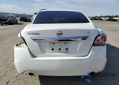 2015 Nissan Altima 2.5 из США, поврежденный, VIN 1N4AL3AP8FN921344
